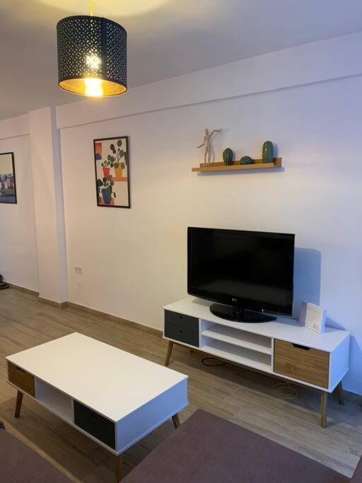 Ideal Apartamento En El Barrio De Las Delicias Malaga Exterior photo
