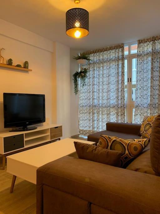 Ideal Apartamento En El Barrio De Las Delicias Malaga Exterior photo